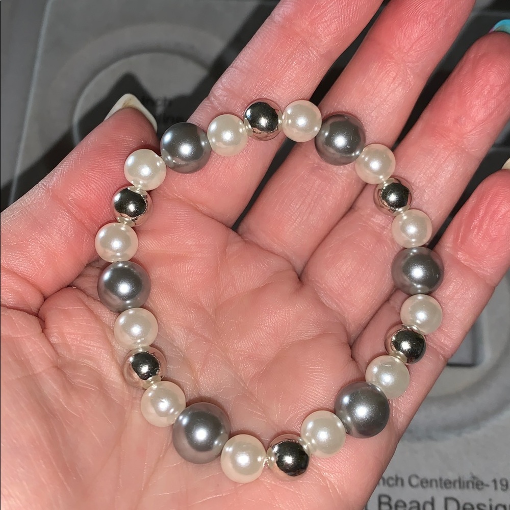 Pearl stretch Bracelet with silver balls - Picture 5 of 5